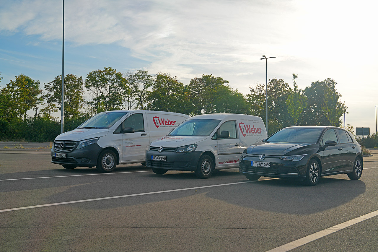 Unsere Fahrzeugflotte Schlüssel- und Sicherheitstechnik Weber mit drei verschiedenen Fahrzeuggrößen